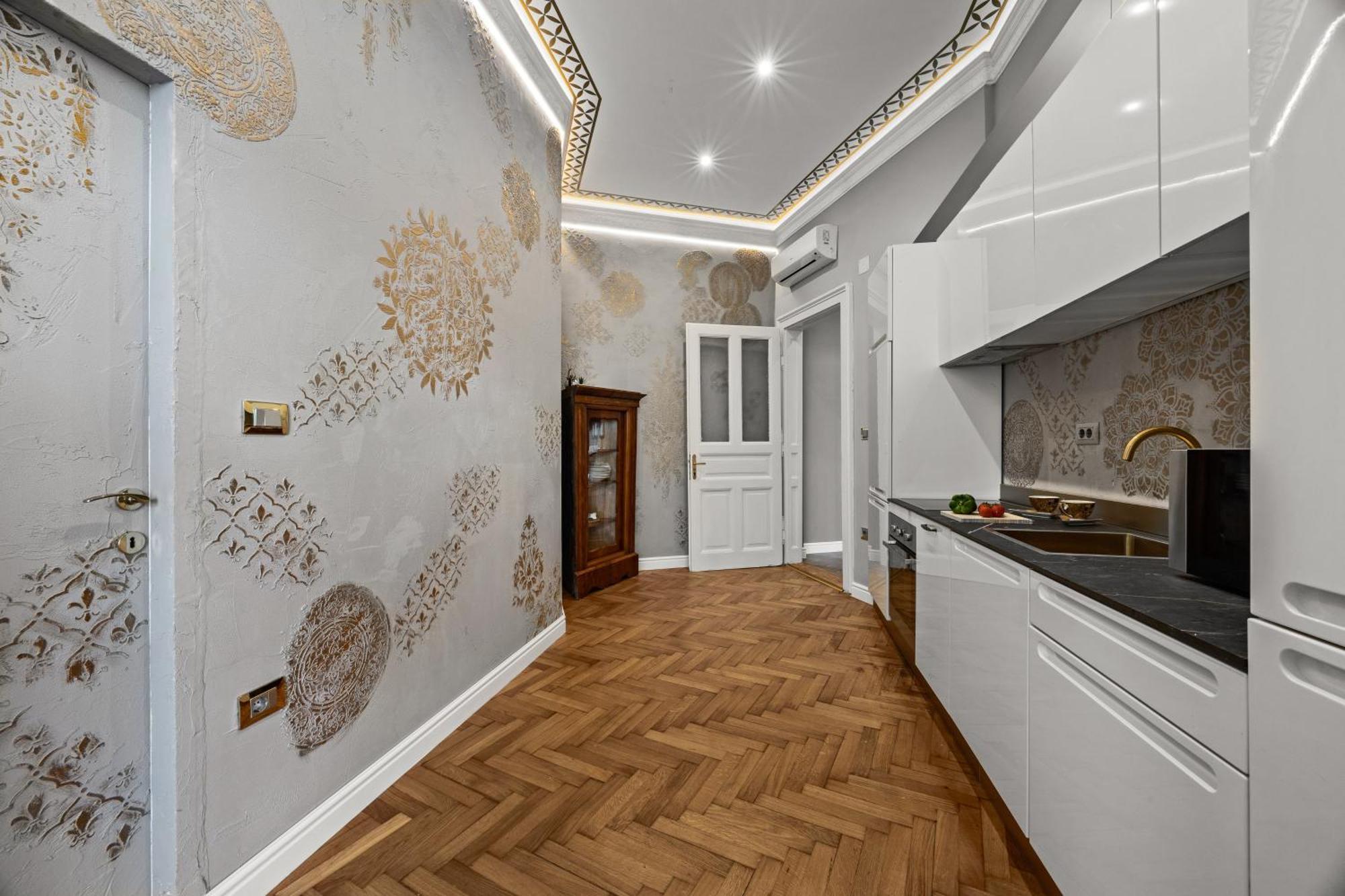 Villa Muenz Luxurious Residence Pula Exterior photo